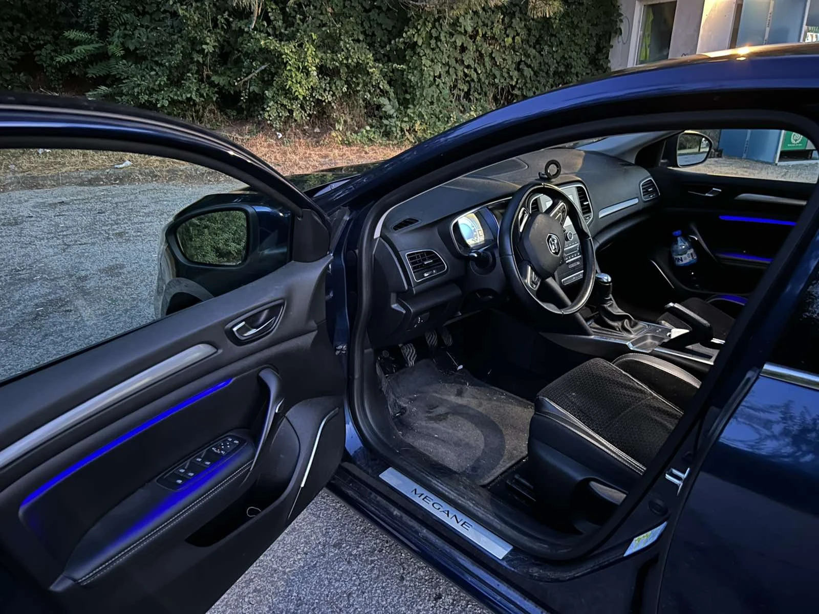 Renault Megane 1.5 dCi, снимка 5 - Автомобили и джипове - 55505000