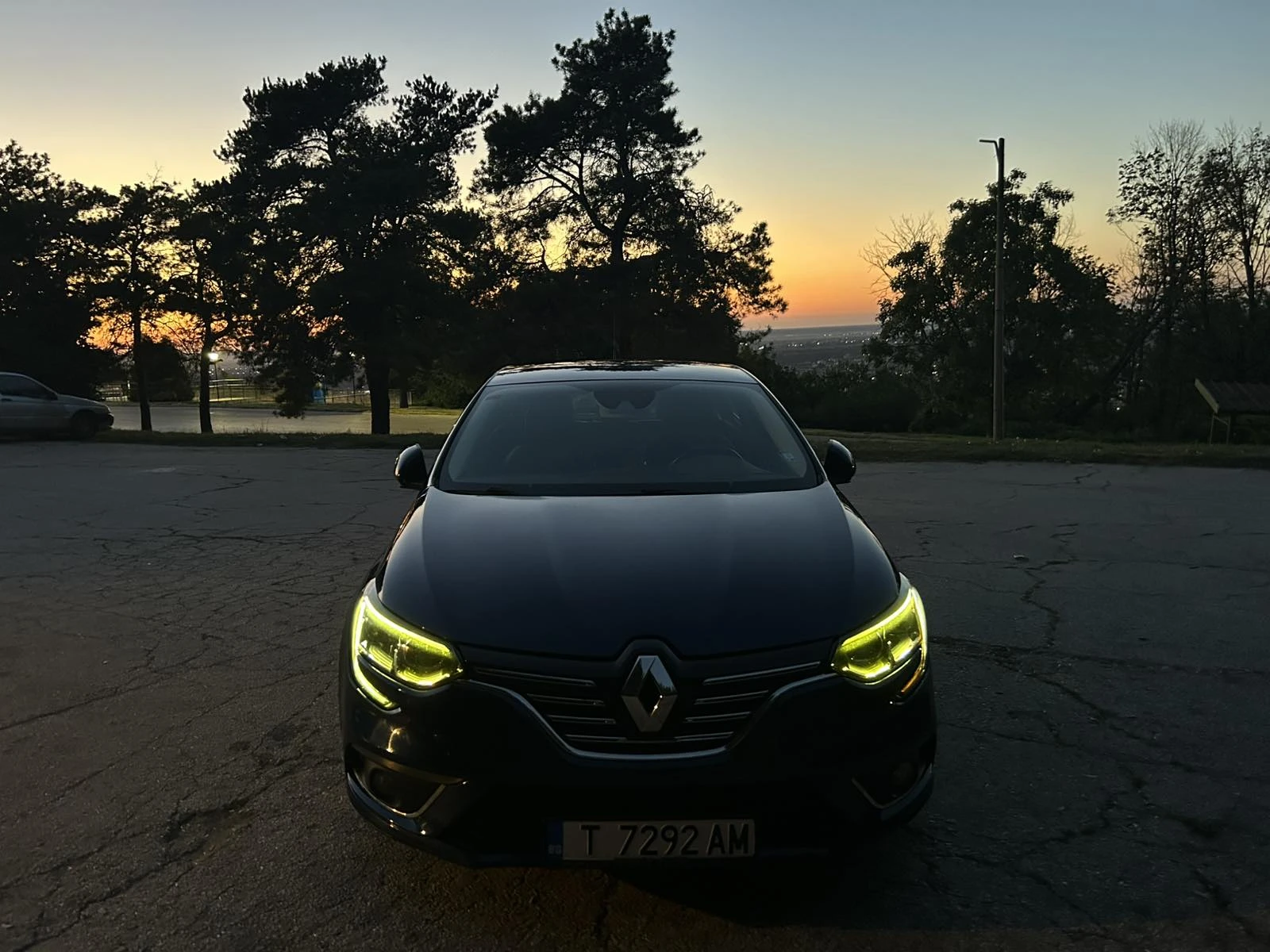 Renault Megane 1.5 dCi, снимка 3 - Автомобили и джипове - 55505000