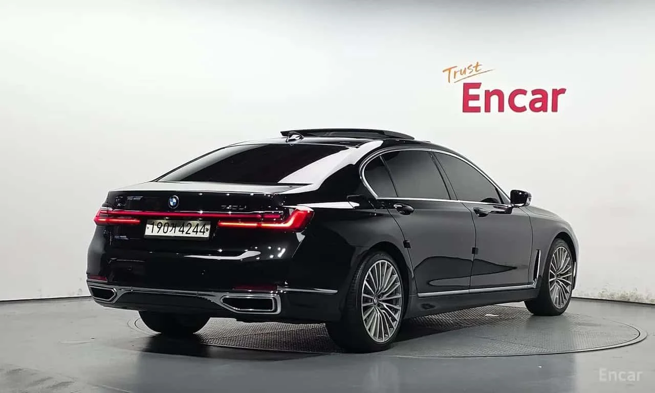 BMW 740 * 740Li xDrive Design Pure Excellence * ТЕЛЕВИЗОРИ, снимка 2 - Автомобили и джипове - 55564877