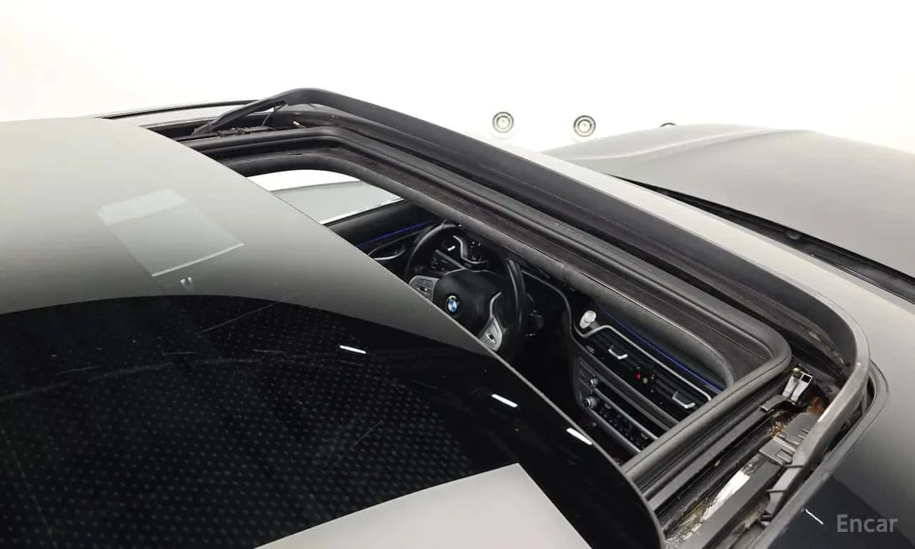 BMW 740 * 740Li xDrive Design Pure Excellence * ТЕЛЕВИЗОРИ, снимка 17 - Автомобили и джипове - 55564877