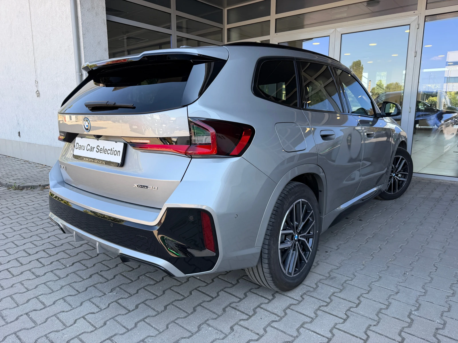BMW iX1 xDrive30 M, снимка 2 - Автомобили и джипове - 55702638