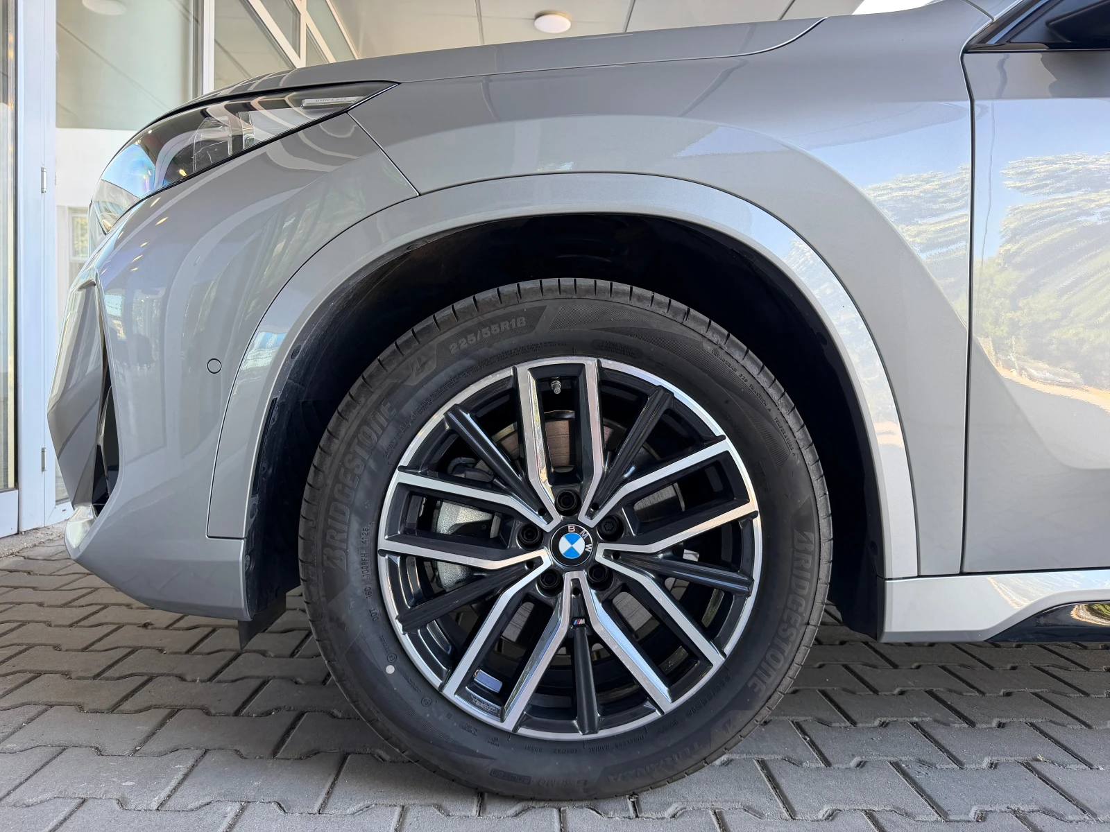 BMW iX1 xDrive30 M, снимка 4 - Автомобили и джипове - 55702638