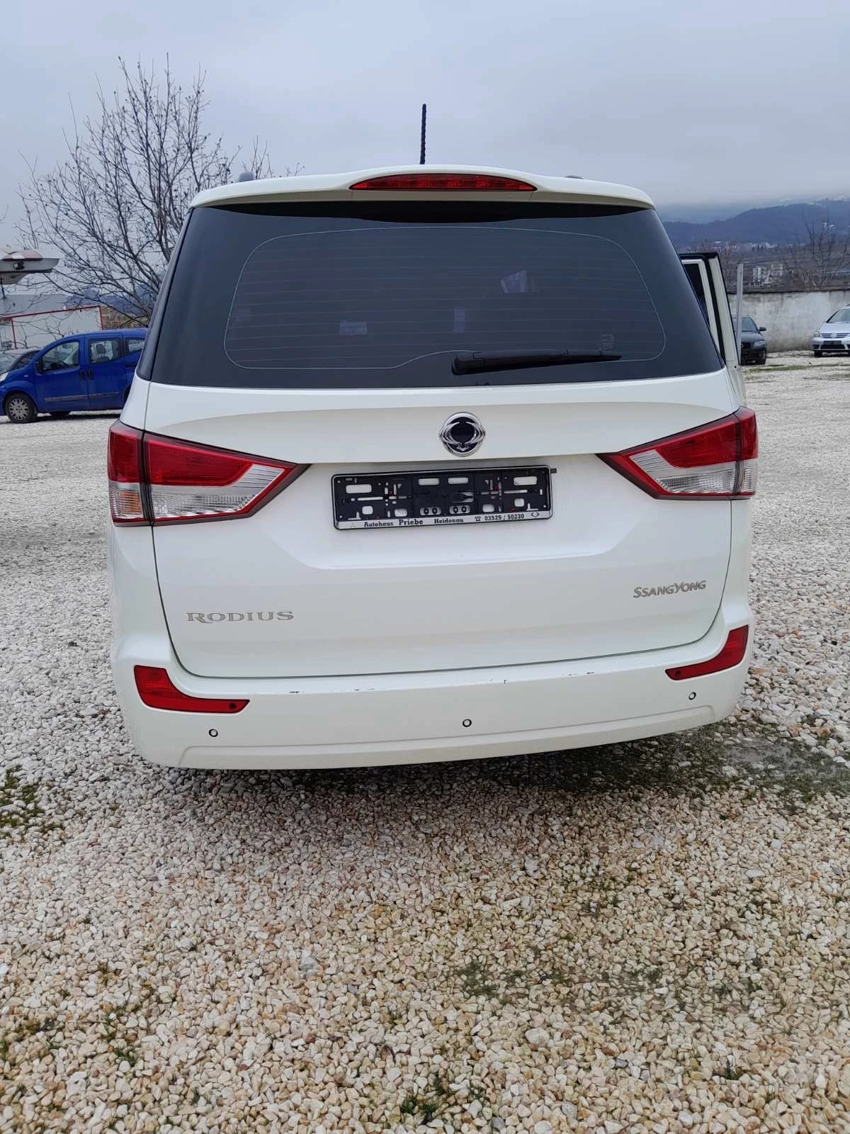 SsangYong Rodius, снимка 2 - Автомобили и джипове - 55885721