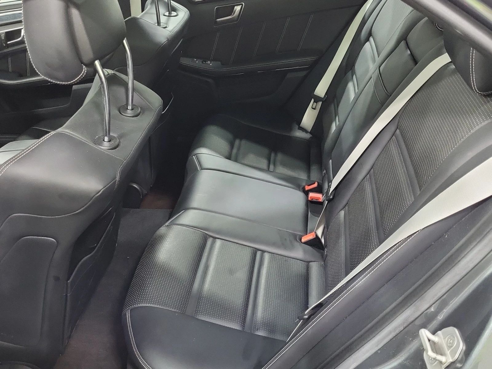 Mercedes-Benz E 63 AMG AMG E 63 S-MODEL* HARMAN KARDON* ОБДУХВАНЕ* CARFAX, снимка 14 - Автомобили и джипове - 56028287