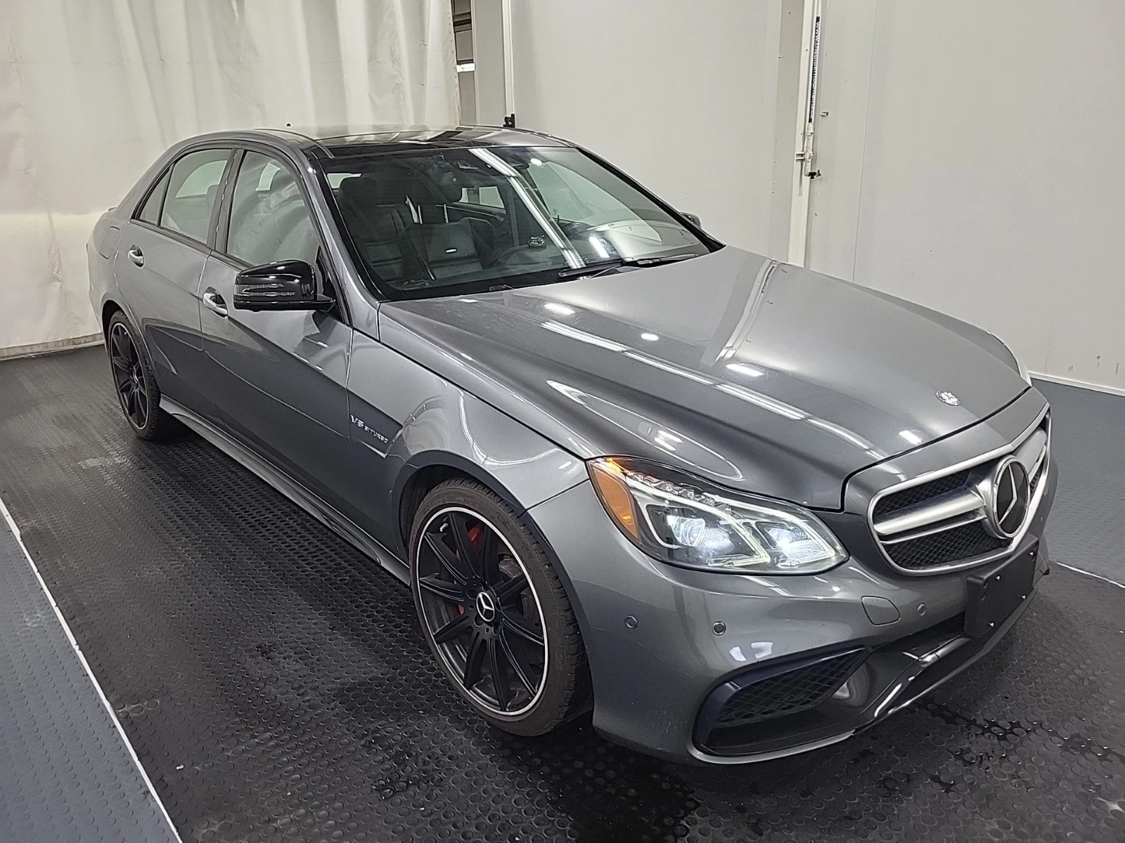 Mercedes-Benz E 63 AMG AMG E 63 S-MODEL* HARMAN KARDON* ОБДУХВАНЕ* CARFAX, снимка 3 - Автомобили и джипове - 56028287