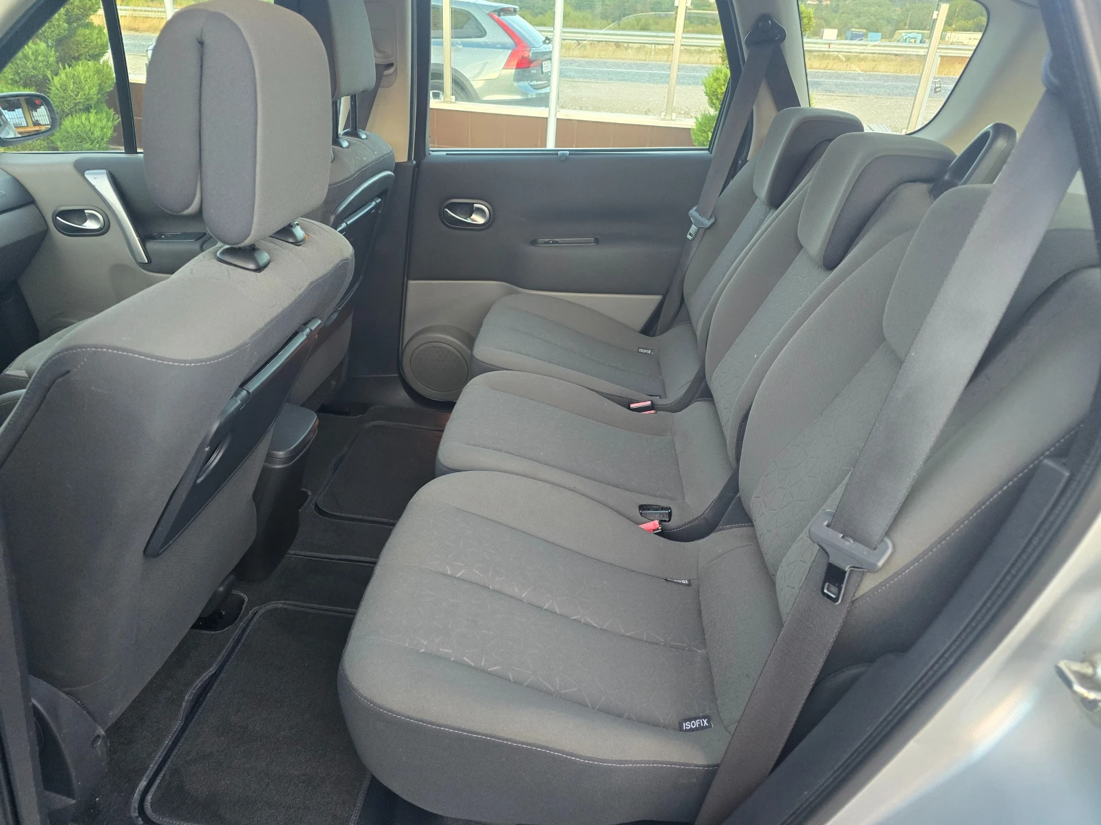 Renault Grand scenic 1.6 БЕНЗИН РЕАЛНИ КИЛОМЕТРИ, снимка 14 - Автомобили и джипове - 56118017
