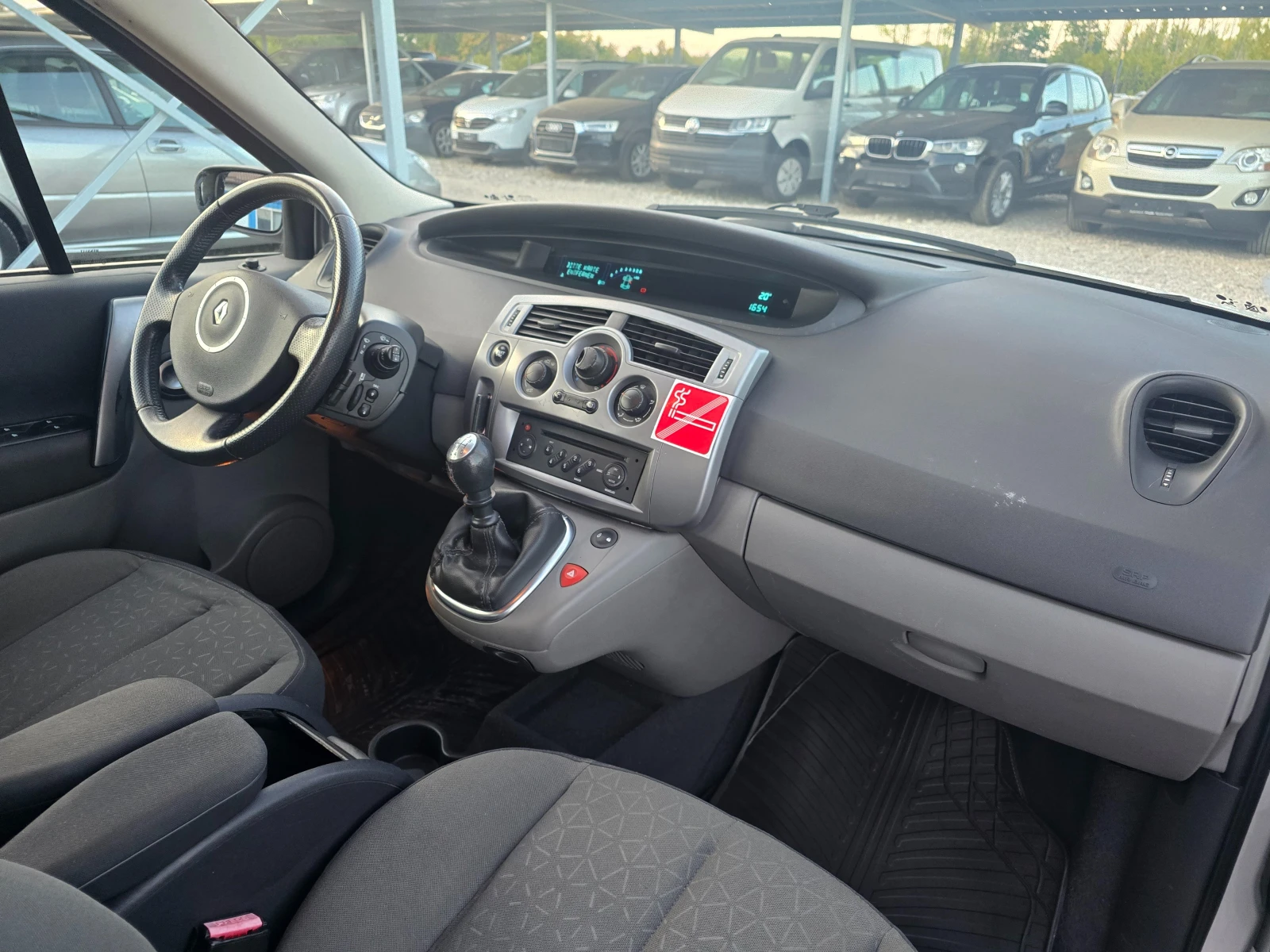 Renault Grand scenic 1.6 БЕНЗИН РЕАЛНИ КИЛОМЕТРИ, снимка 9 - Автомобили и джипове - 56118017