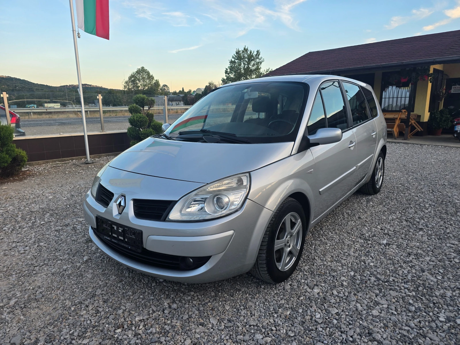 Renault Grand scenic 1.6 БЕНЗИН РЕАЛНИ КИЛОМЕТРИ