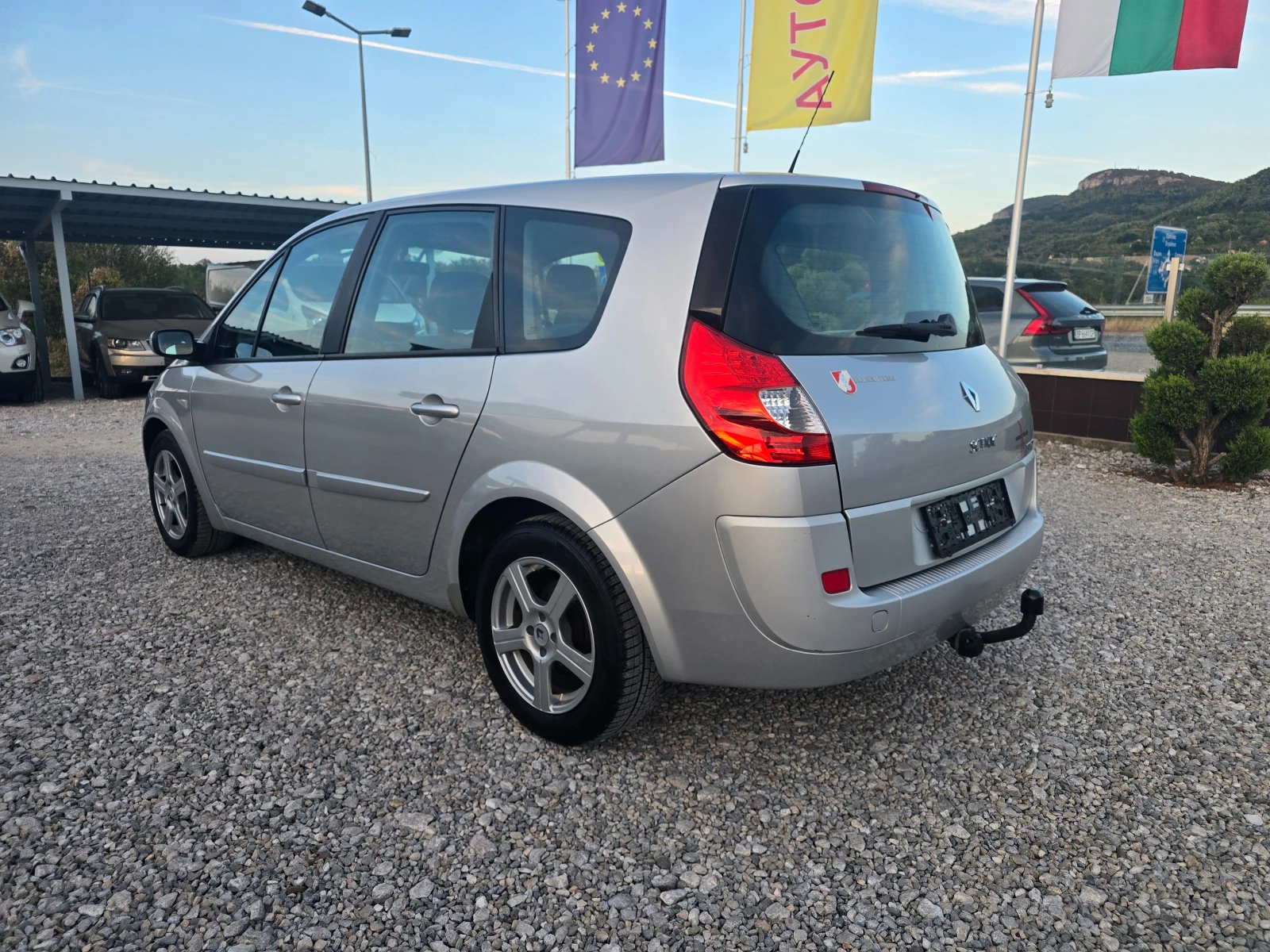 Renault Grand scenic 1.6 БЕНЗИН РЕАЛНИ КИЛОМЕТРИ, снимка 3 - Автомобили и джипове - 56118017