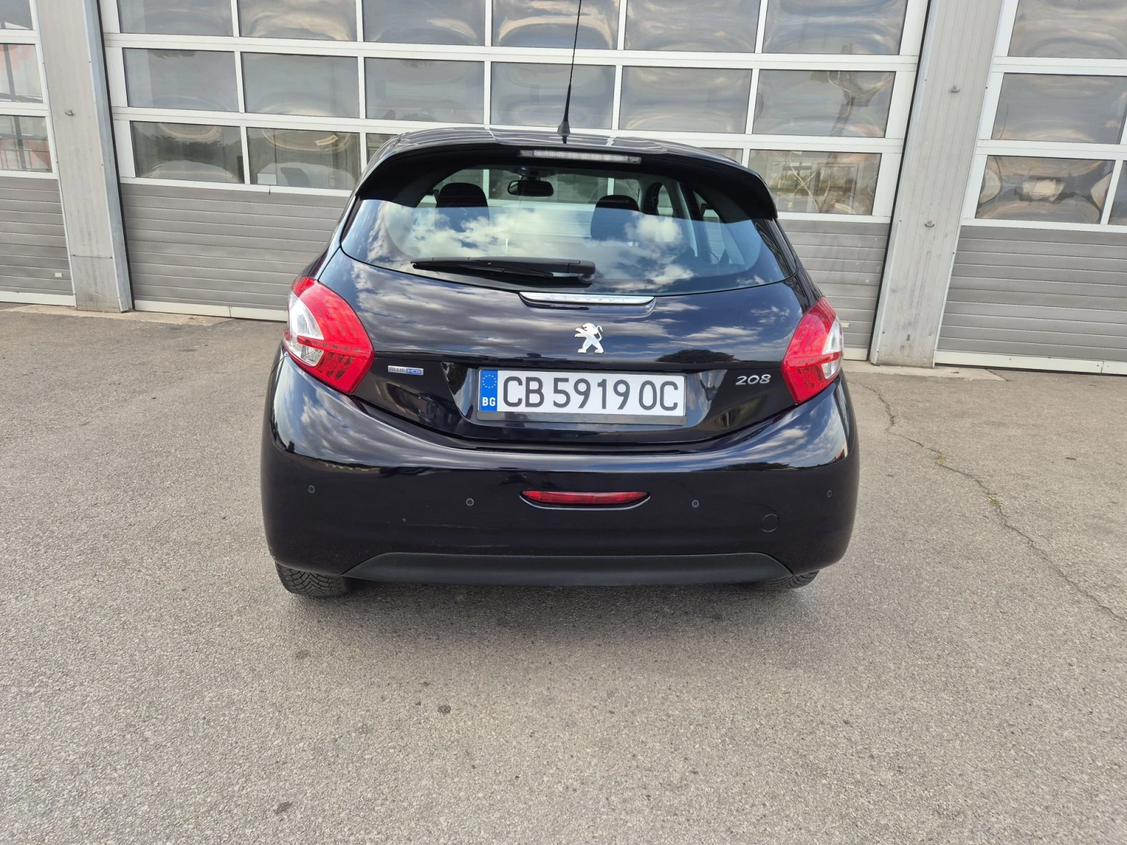 Peugeot 208 1.6Hdi Обслужена , снимка 5 - Автомобили и джипове - 56142197