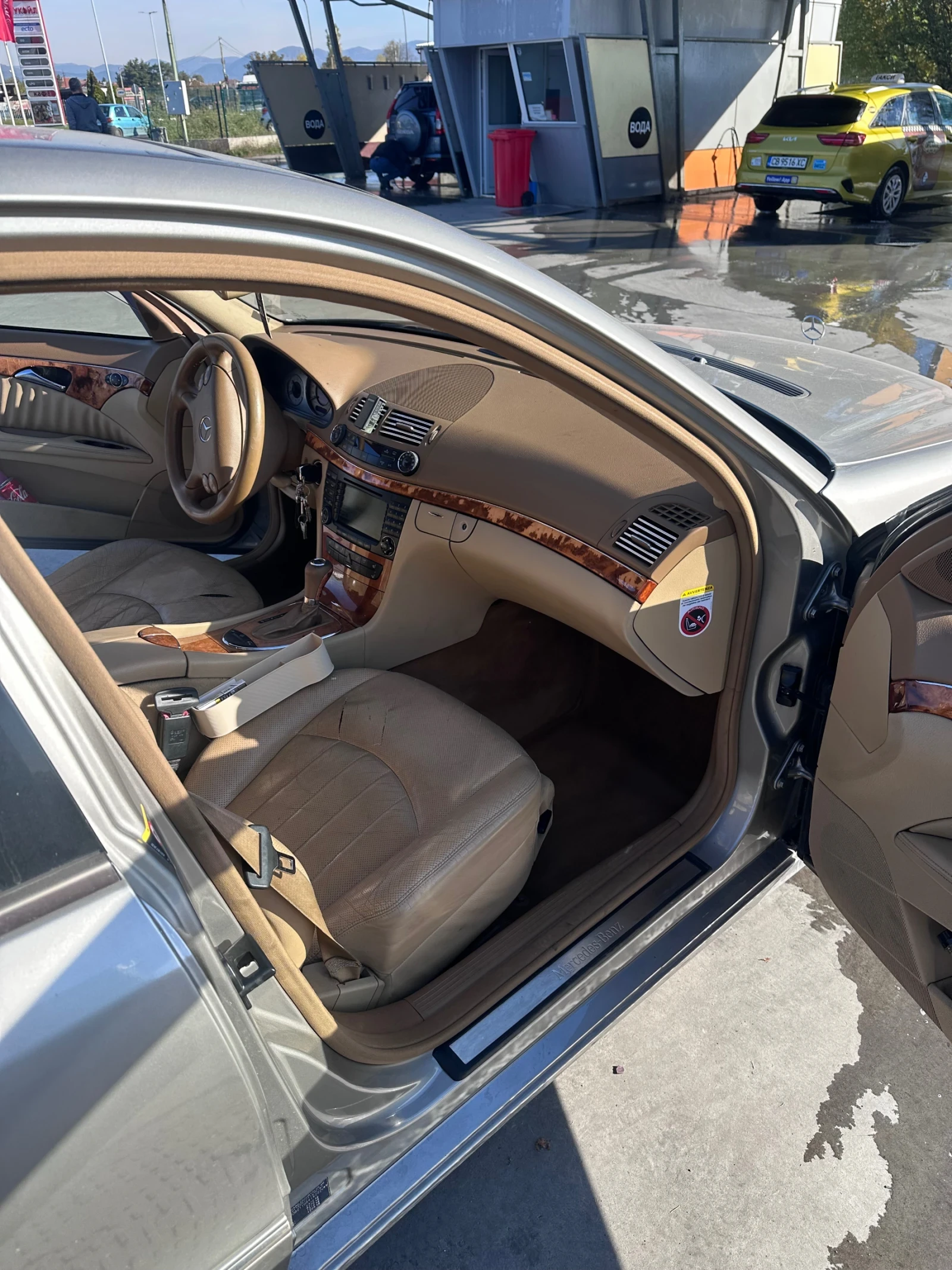 Mercedes-Benz E 320 4x4, снимка 9 - Автомобили и джипове - 56538934