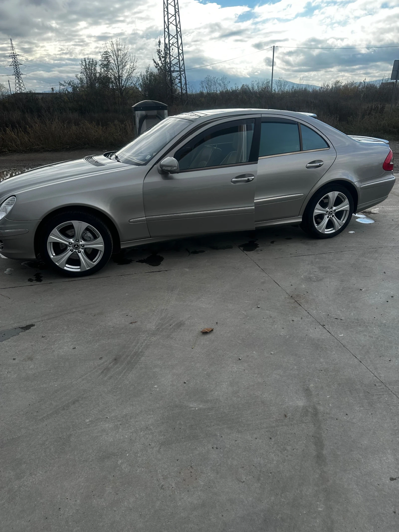 Mercedes-Benz E 320 4x4, снимка 5 - Автомобили и джипове - 56538934