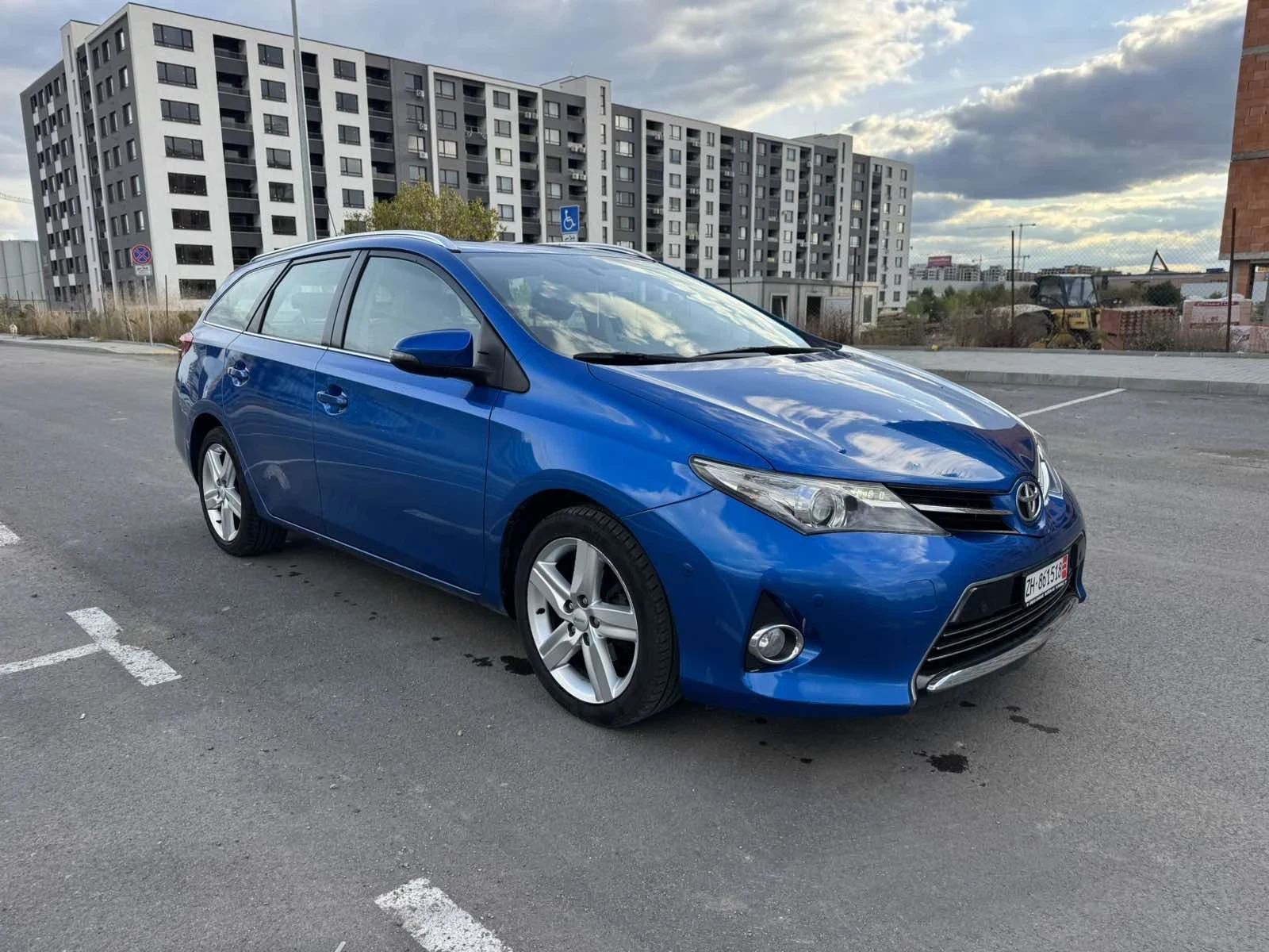 Toyota Auris 1.6i Luna Sport