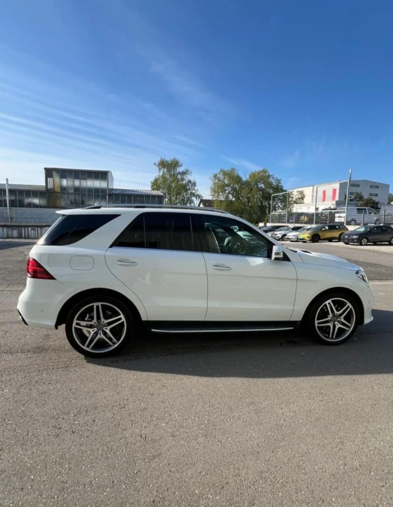 Mercedes-Benz GLE 350d AMG, снимка 3 - Автомобили и джипове - 49247206