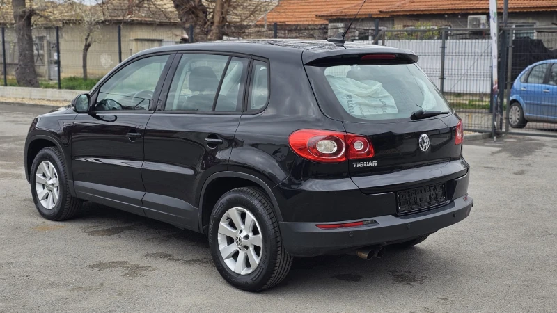 VW Tiguan 1.4T 4x4 6SP-РЕАЛНИ КМ-ДОПЪЛНИТЕЛНИ ДЖАНТИ-ЛИЗИНГ, снимка 4 - Автомобили и джипове - 49822561