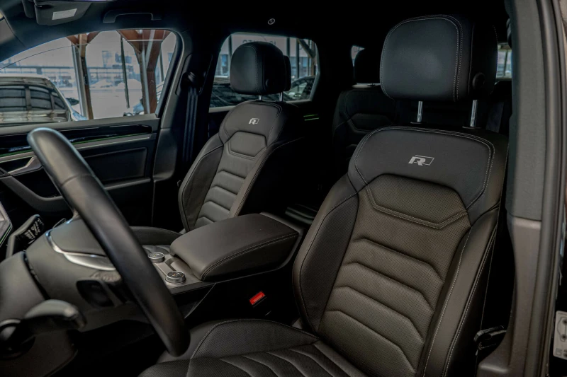 VW Touareg 4.0TDI/Rline/Обдухване/Камера/4Motion/Амбиент, снимка 9 - Автомобили и джипове - 51499848