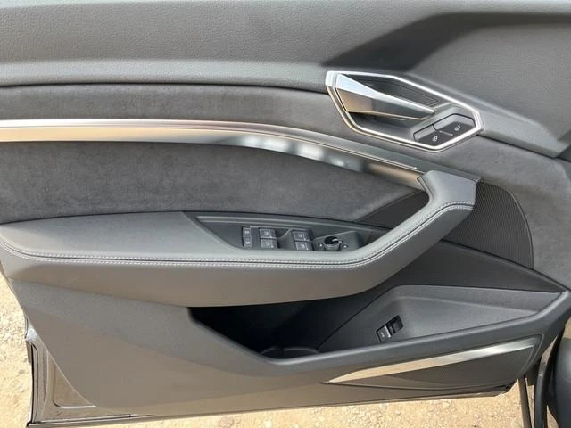 Audi Q8 50 E-TRON/SPORTBACK/S-LINE/PANO/B&O/PANO/LIFT/ - изображение 7