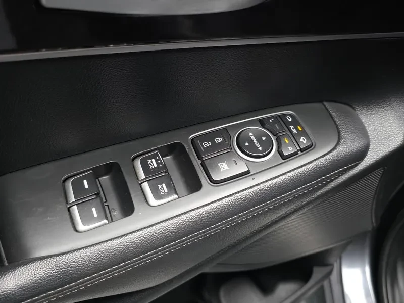 Kia Sorento 2.2 CRDI 4WD, снимка 17 - Автомобили и джипове - 54265430