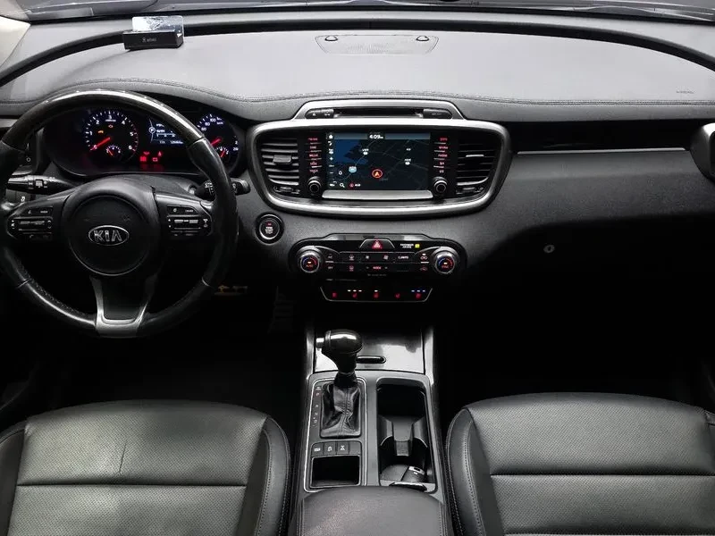 Kia Sorento 2.2 CRDI 4WD, снимка 7 - Автомобили и джипове - 54265430