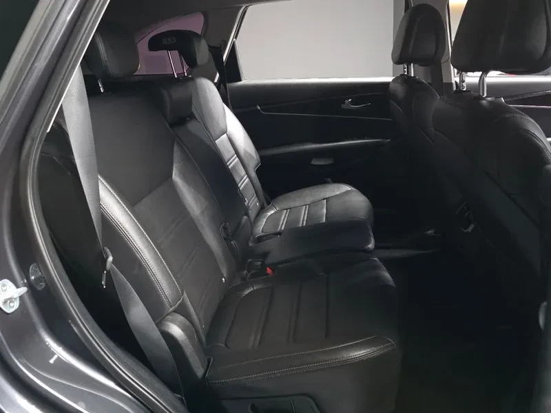 Kia Sorento 2.2 CRDI 4WD, снимка 12 - Автомобили и джипове - 54265430