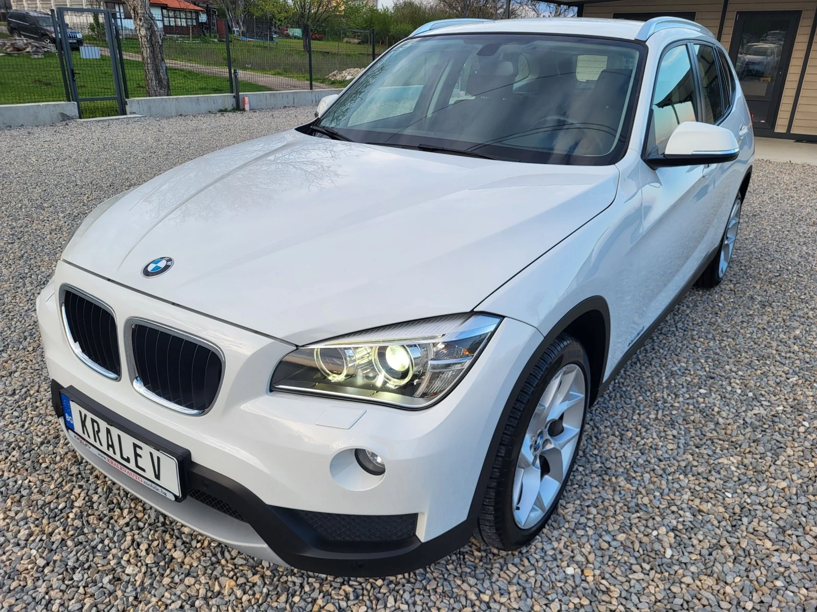 BMW X1 x-Drive 18d  - изображение 2