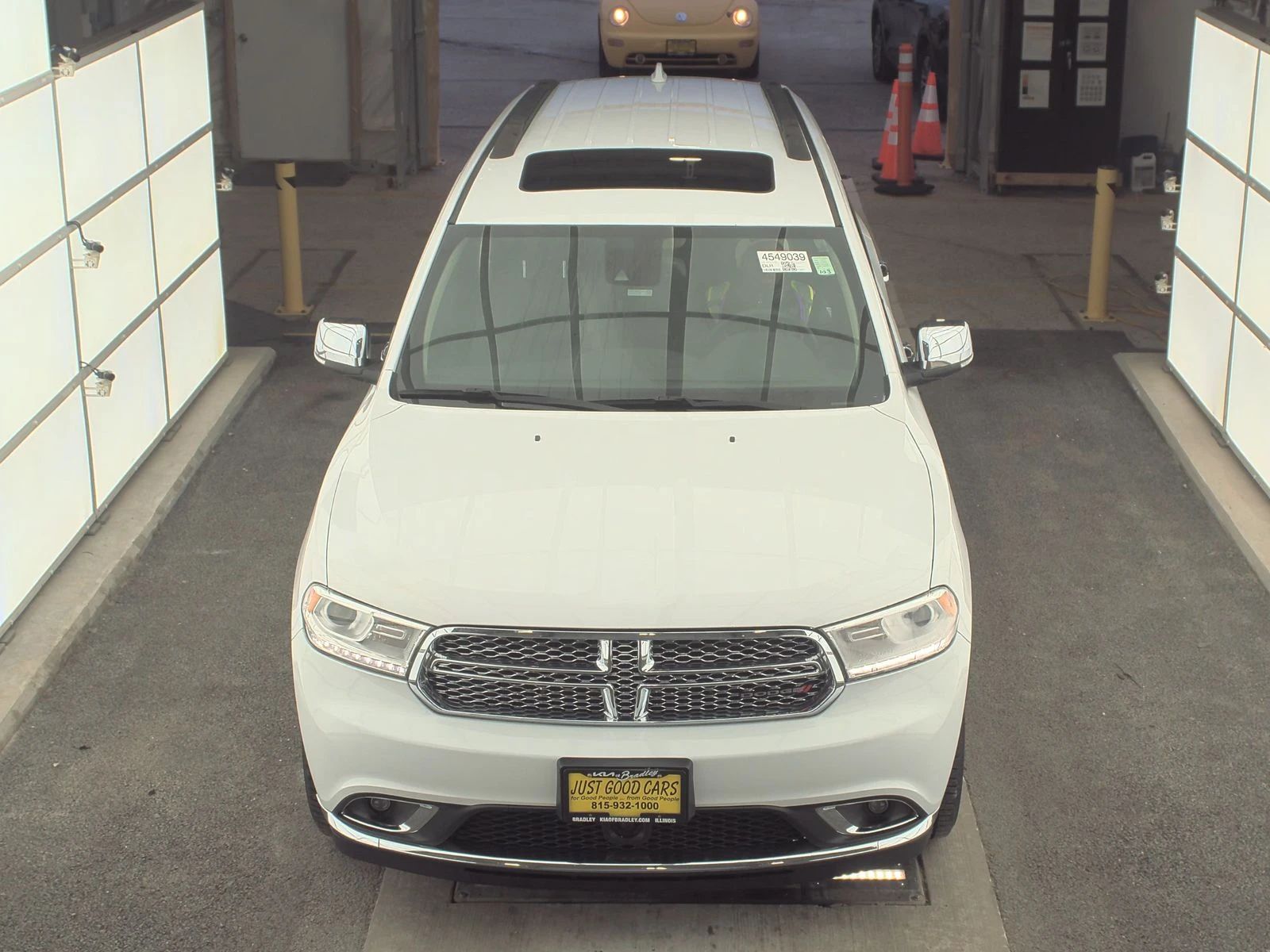 Dodge Durango Citadel/5.7 HEMI/ПОДГРЕВ/ОБДУХВАНЕ/ТВ/КАМЕРА/ - изображение 3