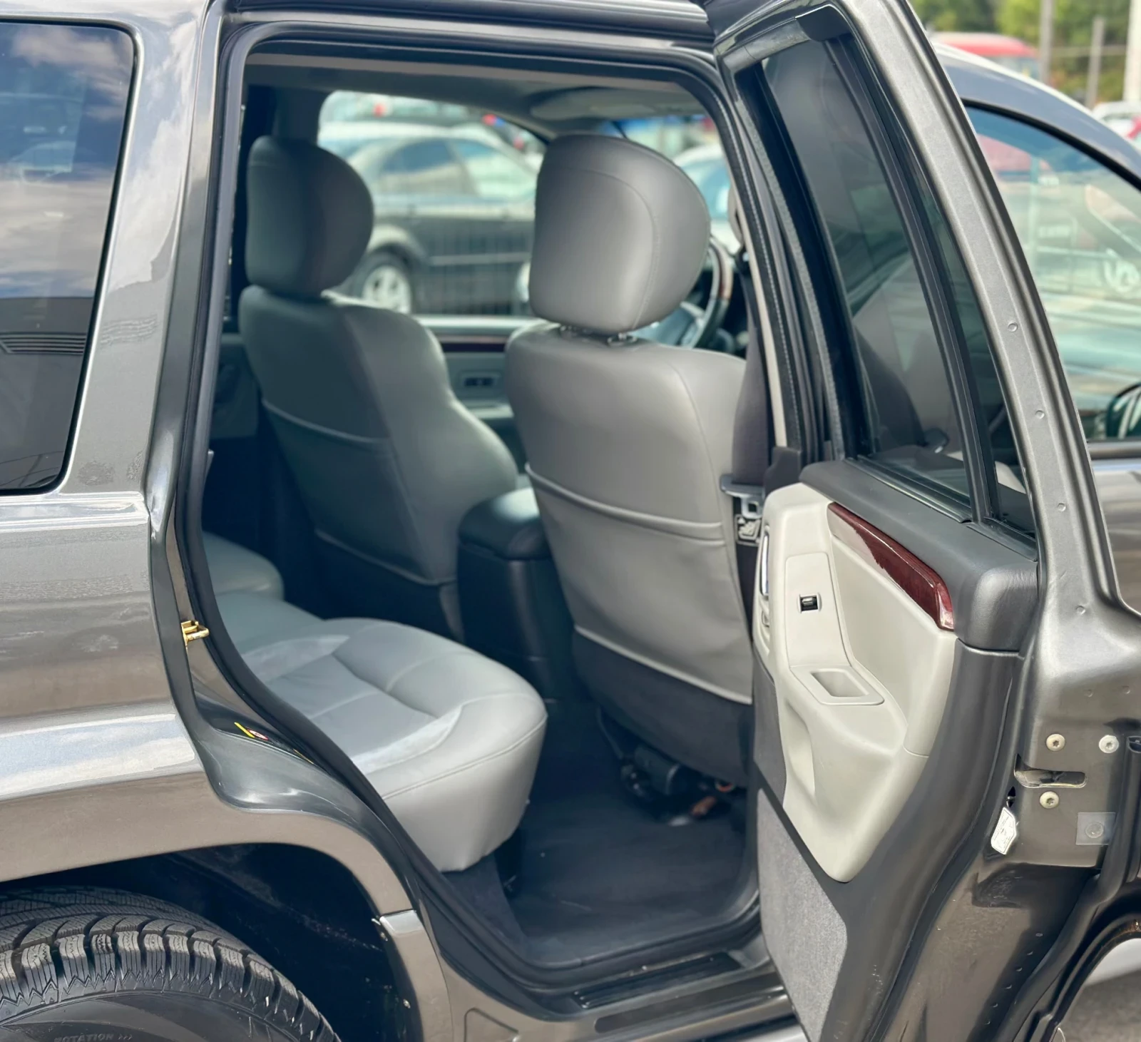 Jeep Grand cherokee 4.7i HO Facelift Overland Navi 193хил-км Като Нов - изображение 9