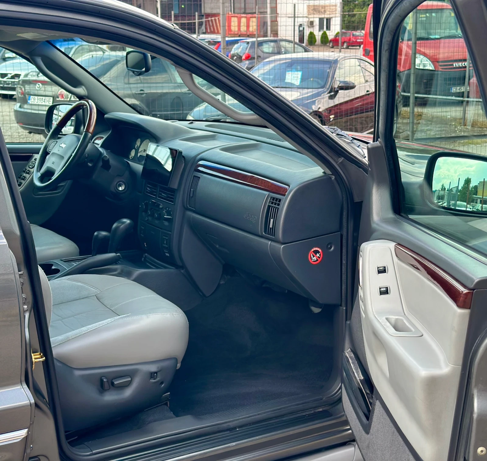 Jeep Grand cherokee 4.7i HO Facelift Overland Navi 193хил-км Като Нов - изображение 8