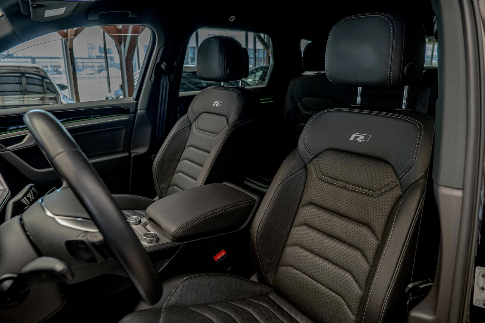 VW Touareg 4.0TDI/Rline/Обдухване/Камера/4Motion/Амбиент - изображение 9