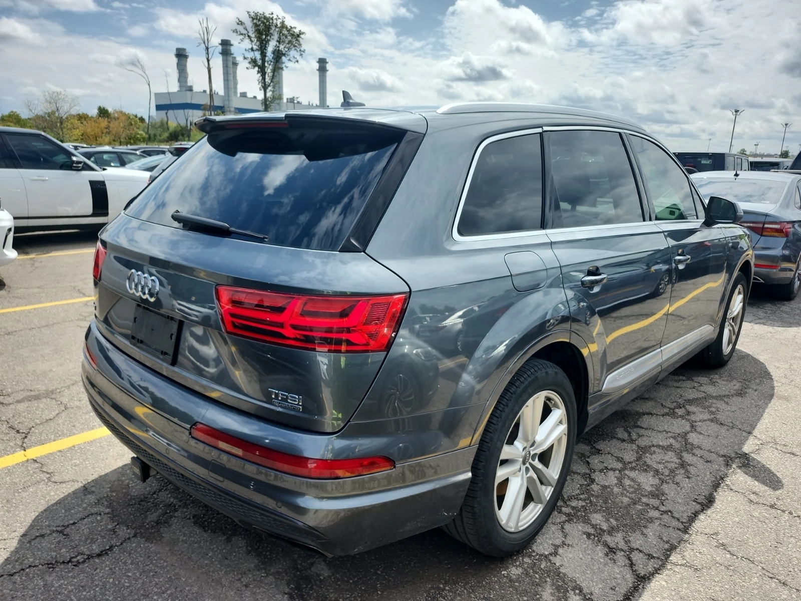 Audi Q7 TECHNIK * CARFAX * АвтоКредит * Цена до България*  - изображение 3