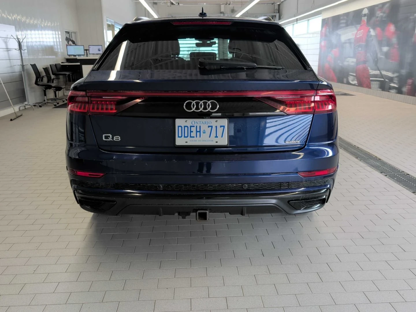 Audi Q8 Technik* S-Line* Distronic* 360View* CarPlay* Обду, снимка 4 - Автомобили и джипове - 53947527