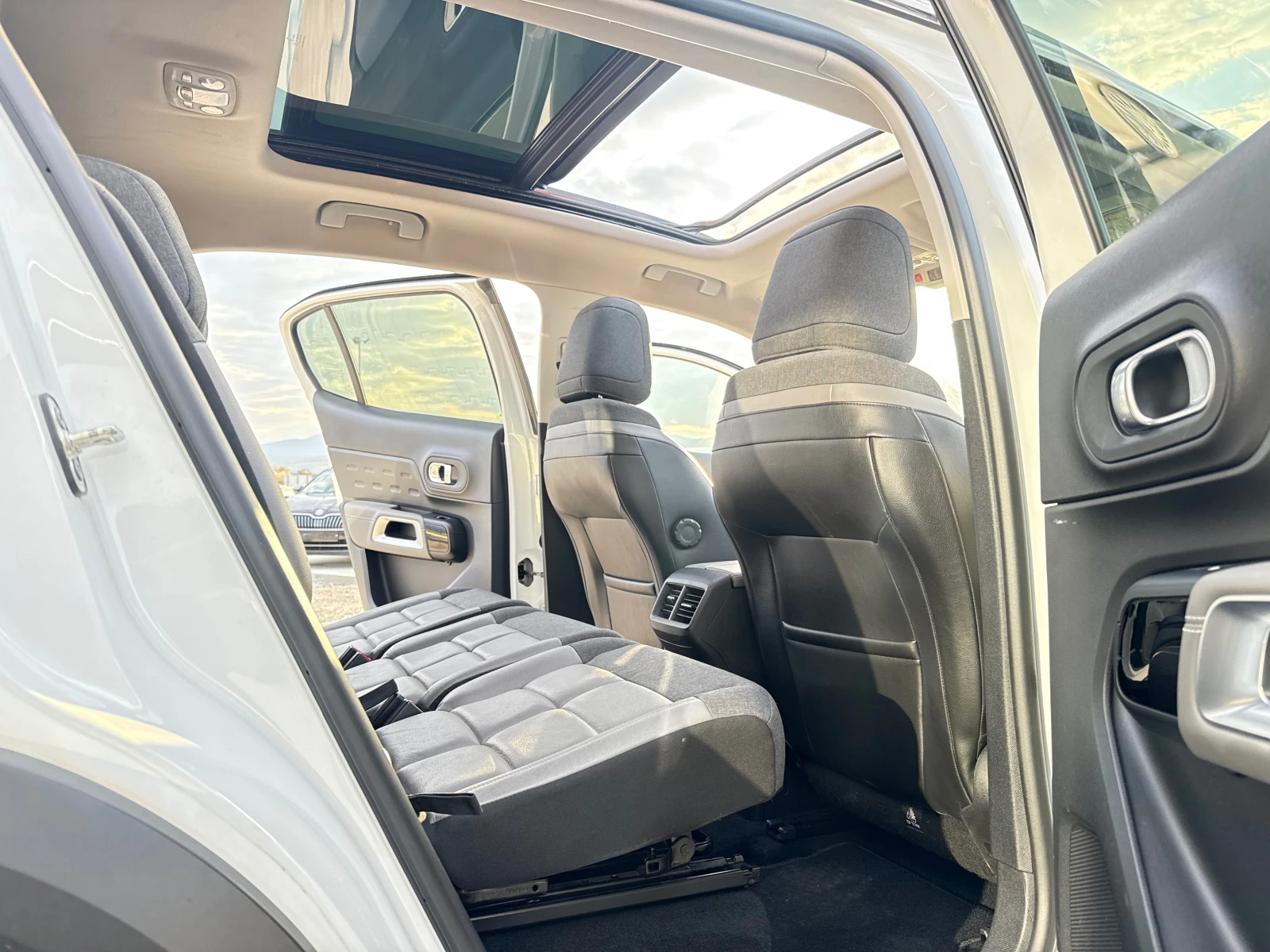 Citroen C5 Aircross 2.0HDI 180 ks Собствен лизинг !!!, снимка 13 - Автомобили и джипове - 53994296