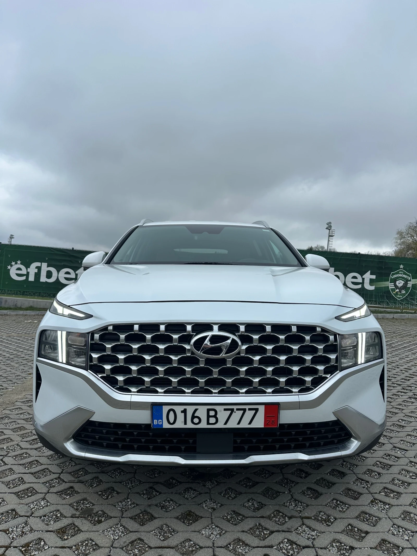 Hyundai Santa fe 2022 yaer 84 000 km нов внос