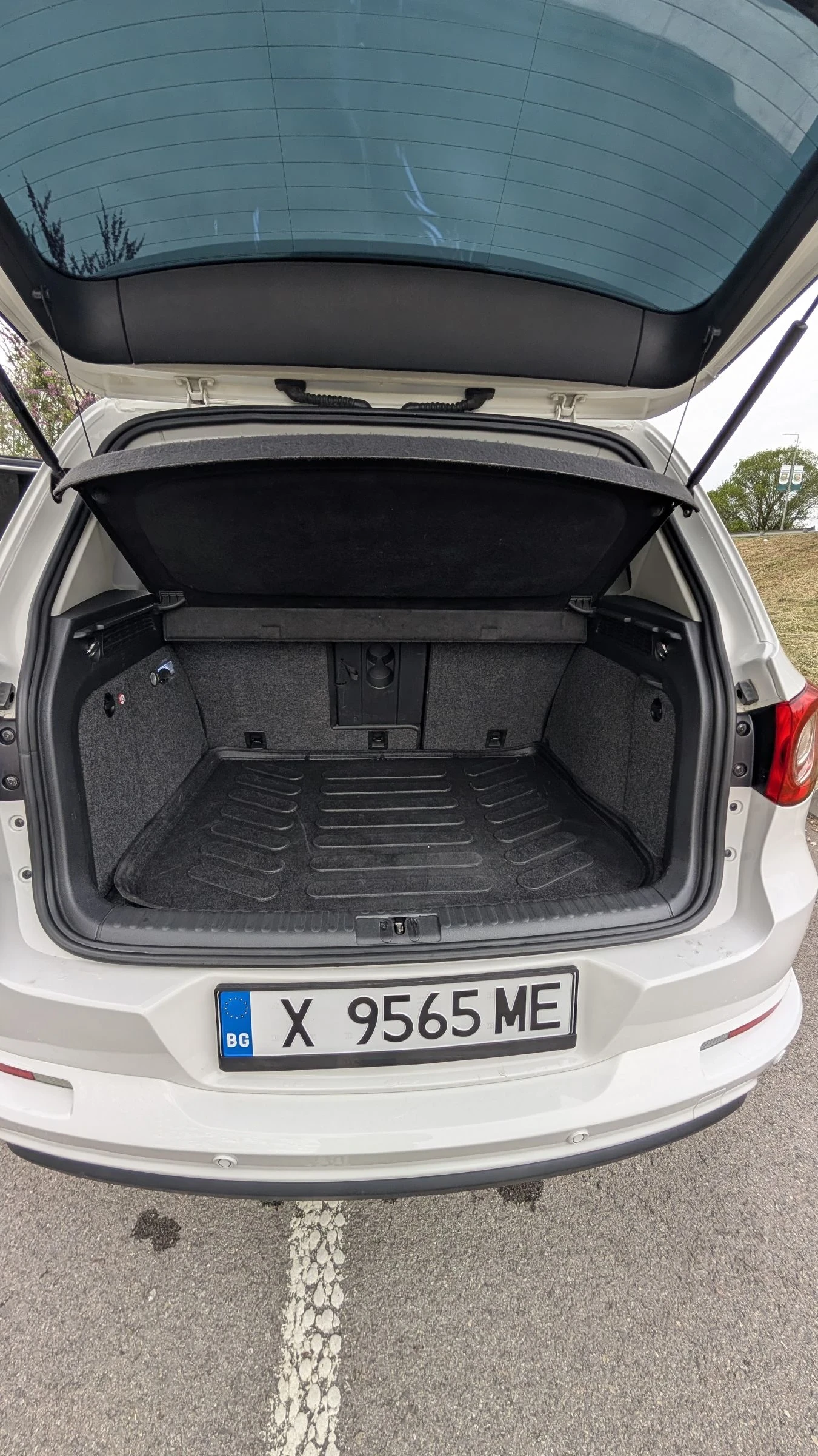 VW Tiguan R-line, снимка 11 - Автомобили и джипове - 54891523