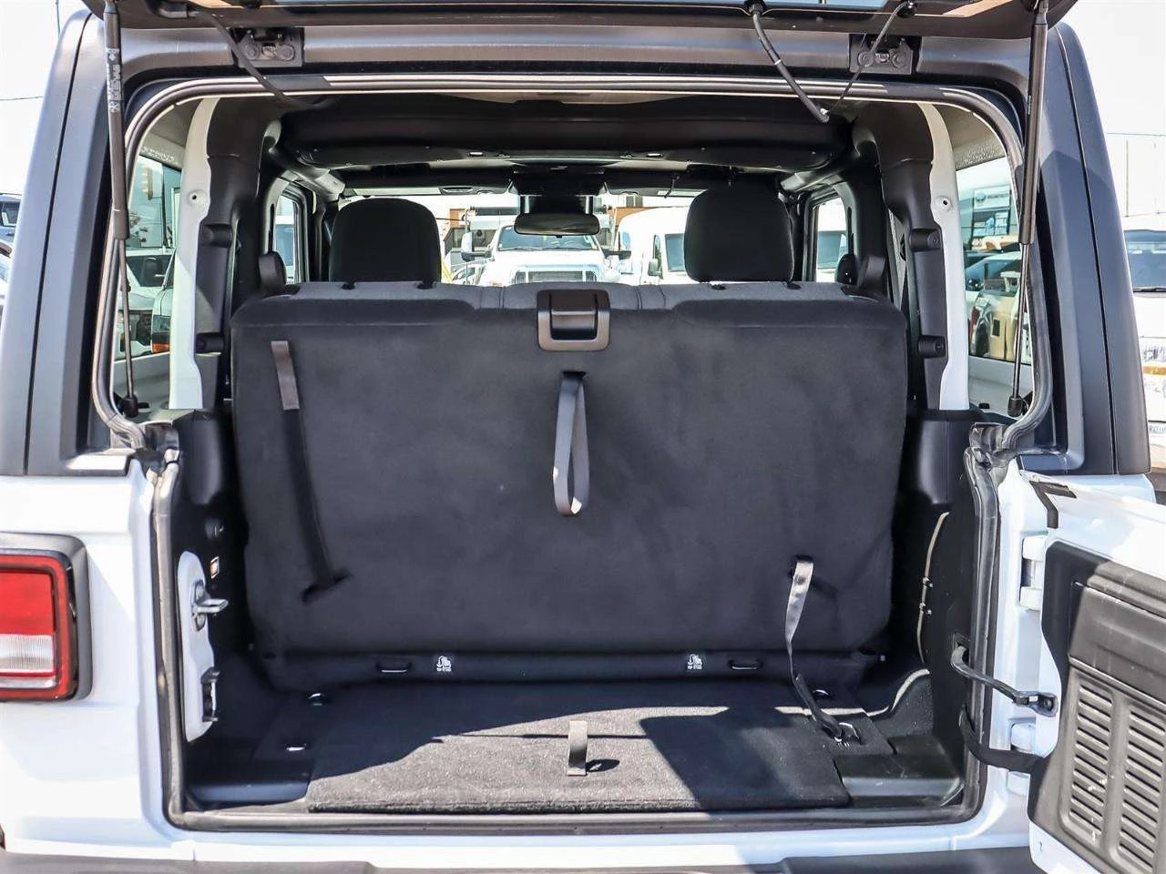 Jeep Wrangler Sport, ЦЕНА ДО БГ, снимка 11 - Автомобили и джипове - 55063648