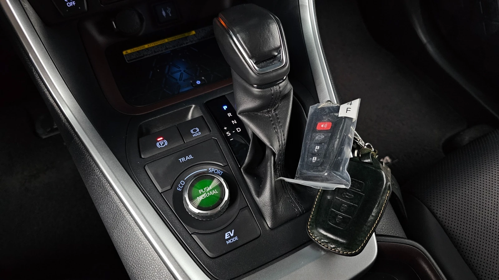 Toyota Rav4 2.5 Hybrid 4WD | DISTRONIC | MEMORY | , снимка 12 - Автомобили и джипове - 55079255