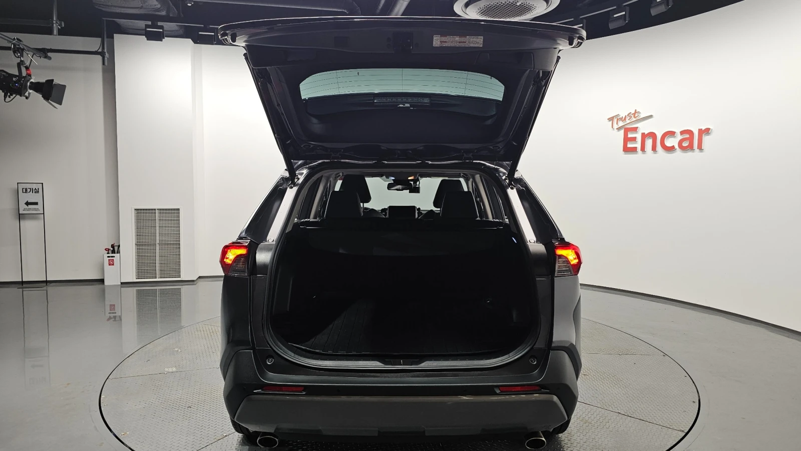 Toyota Rav4 2.5 Hybrid 4WD | DISTRONIC | MEMORY | , снимка 16 - Автомобили и джипове - 55079255