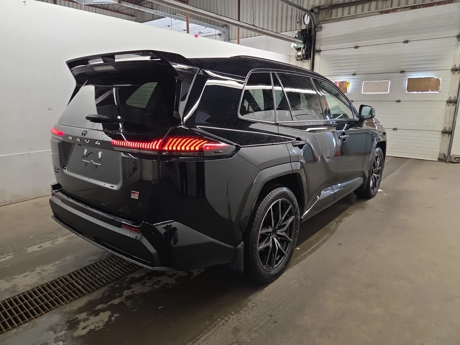 Toyota Rav4 GR SPORT/PHEV/AWD, снимка 3 - Автомобили и джипове - 55112681