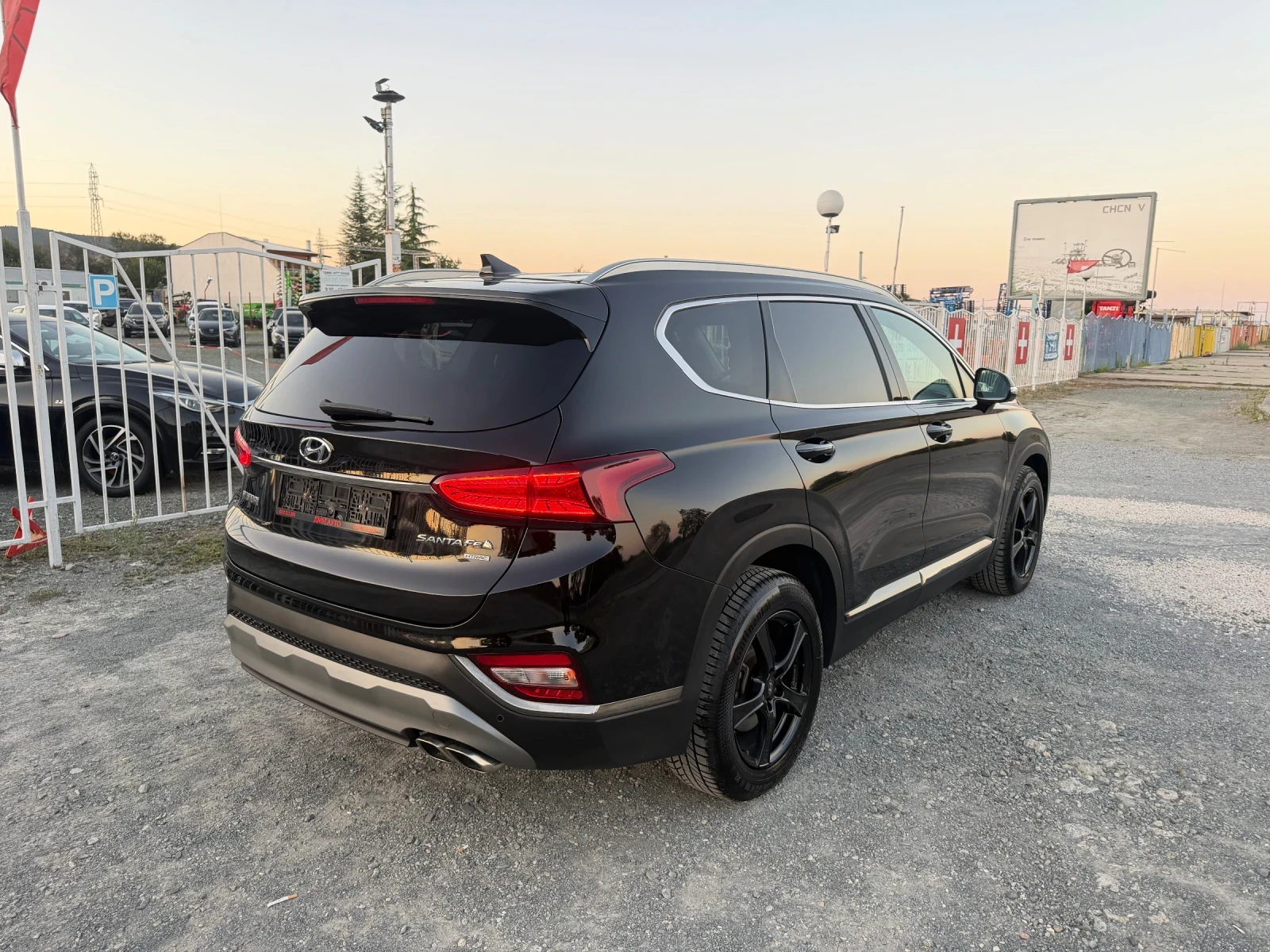Hyundai Santa fe PREMIUM / 4X4 / МАСАЖ / 360 КАМЕРА / ОБДУХВАНЕ , снимка 5 - Автомобили и джипове - 55505166