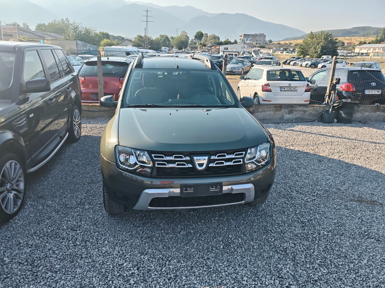 Dacia Duster 1.6 16 V газ-бензин, снимка 3 - Автомобили и джипове - 55749936