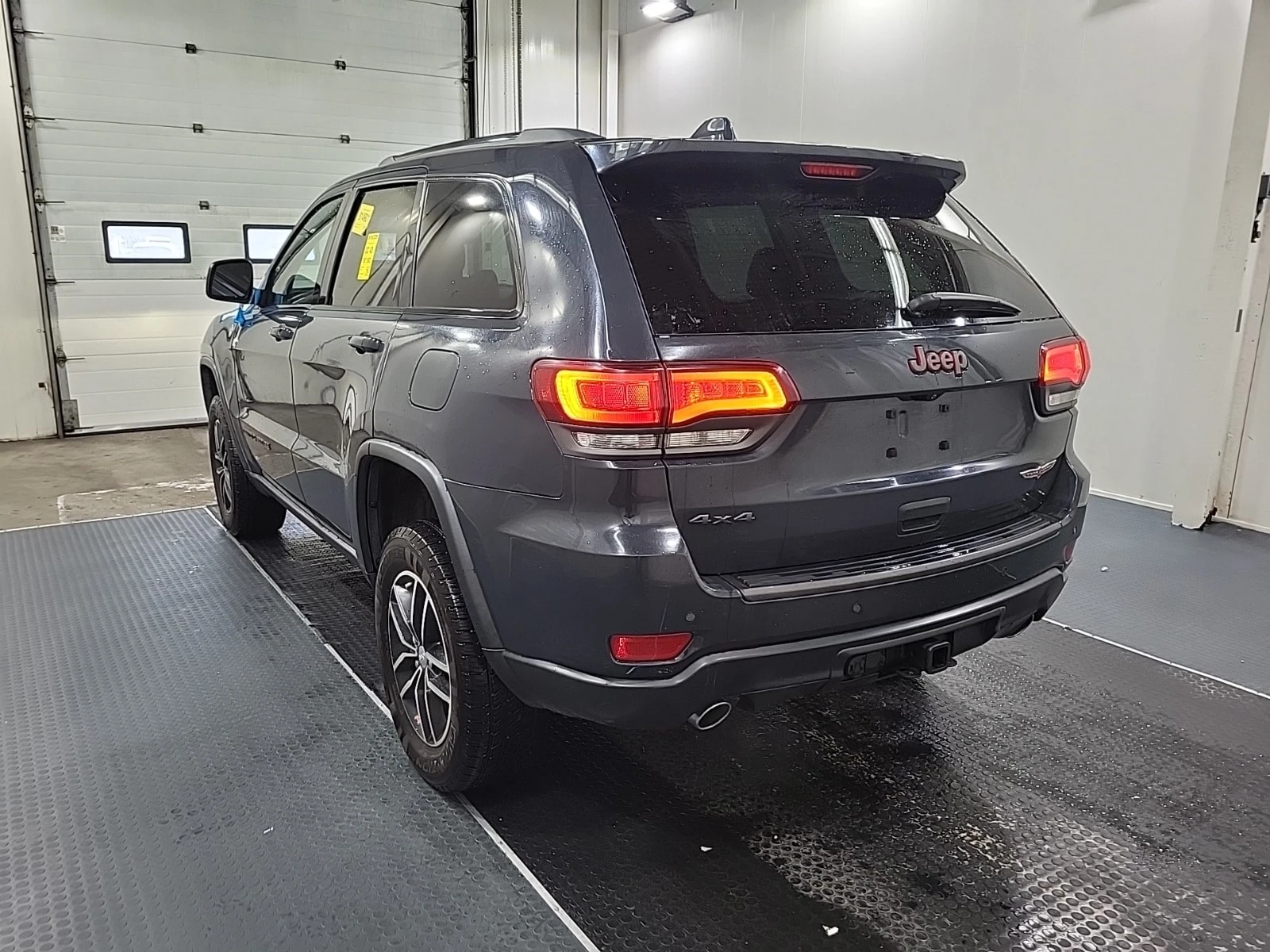 Jeep Grand cherokee TRAILHAWK/CARFAX /ФИНАНСИРАНЕ/, снимка 4 - Автомобили и джипове - 56076327