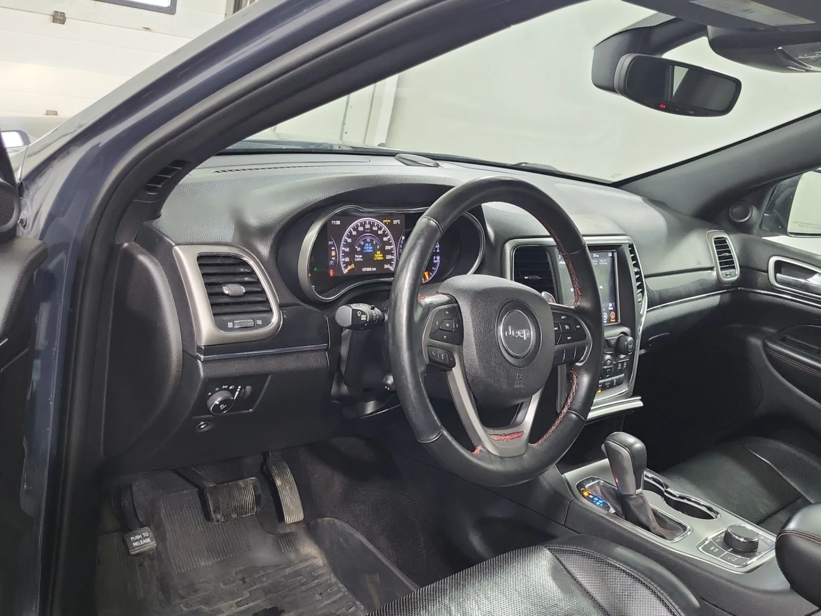 Jeep Grand cherokee TRAILHAWK/CARFAX /ФИНАНСИРАНЕ/, снимка 10 - Автомобили и джипове - 56076327