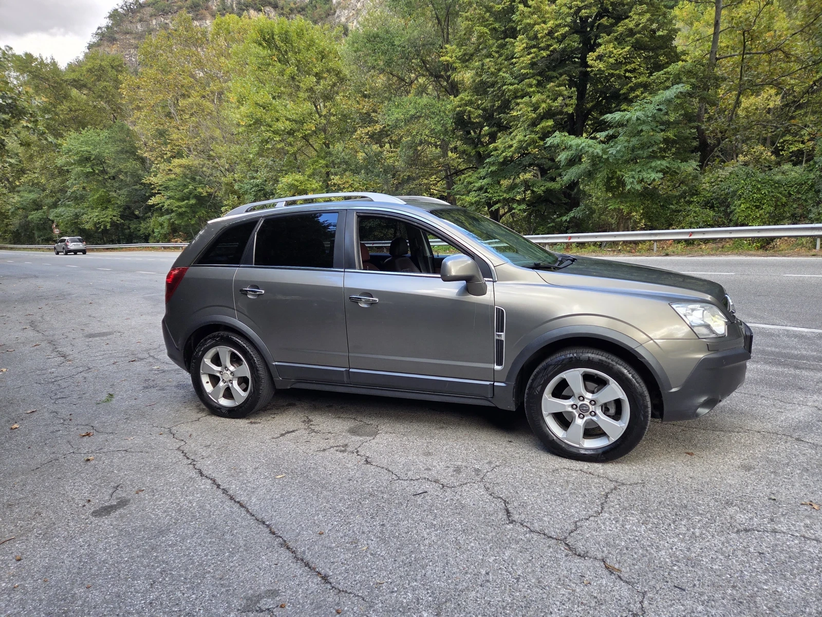 Opel Antara, снимка 2 - Автомобили и джипове - 56245577