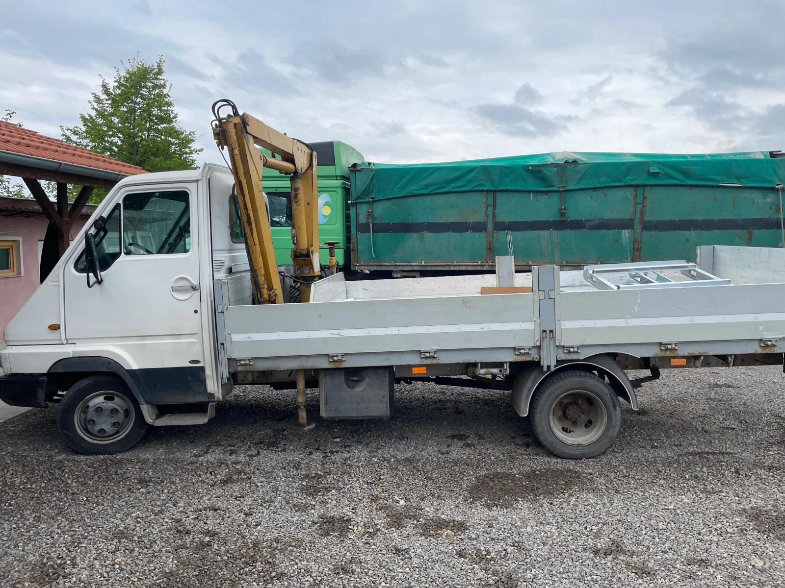 Renault R Бус с кран | Mobile.bg — изображение 1