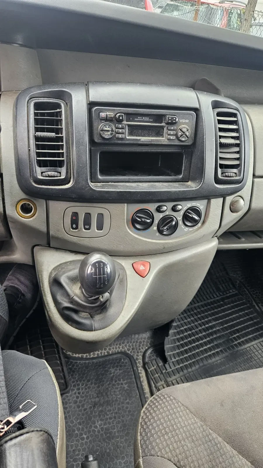 Opel Vivaro 2.0dti.maxi.115ks.klima - изображение 10
