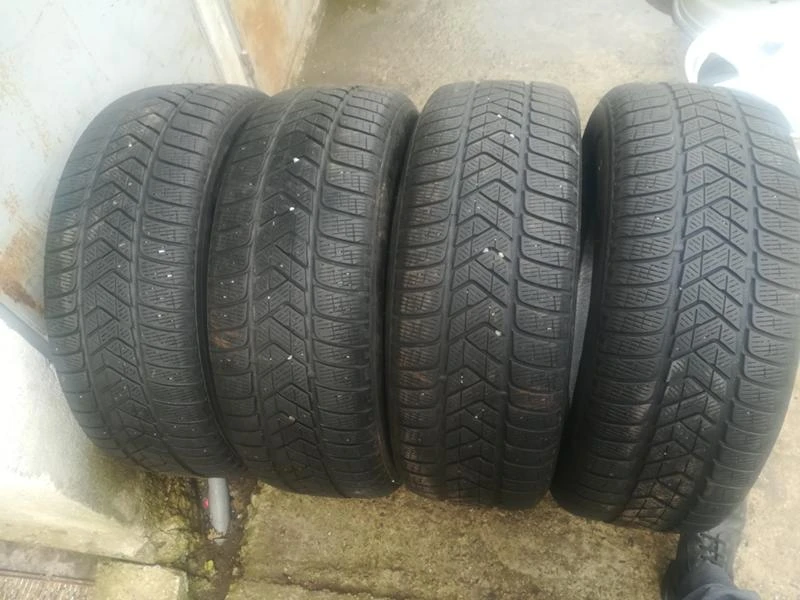 Гуми Зимни 235/60R18, снимка 7 - Гуми и джанти - 20360008