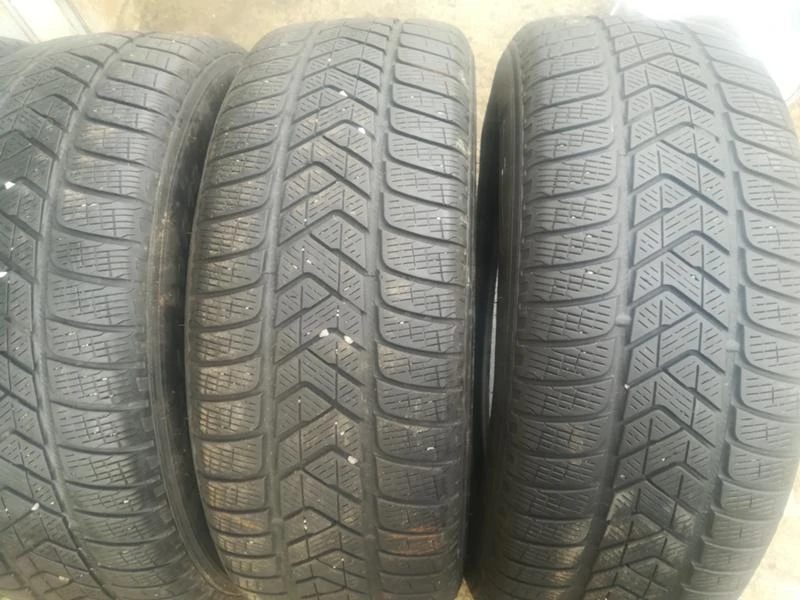 Гуми Зимни 235/60R18, снимка 8 - Гуми и джанти - 20360008