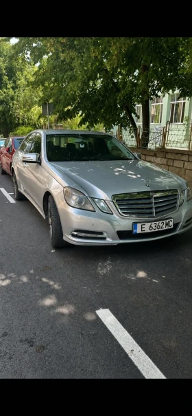 Mercedes-Benz E 220 Топ ТОП , снимка 2