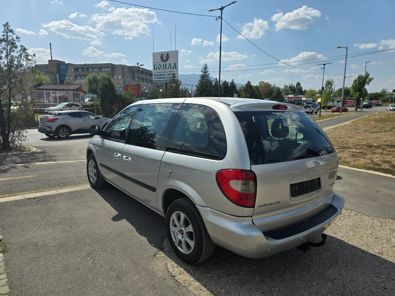 Chrysler Voyager 2.4 перфектен, снимка 5 - Автомобили и джипове - 47114732