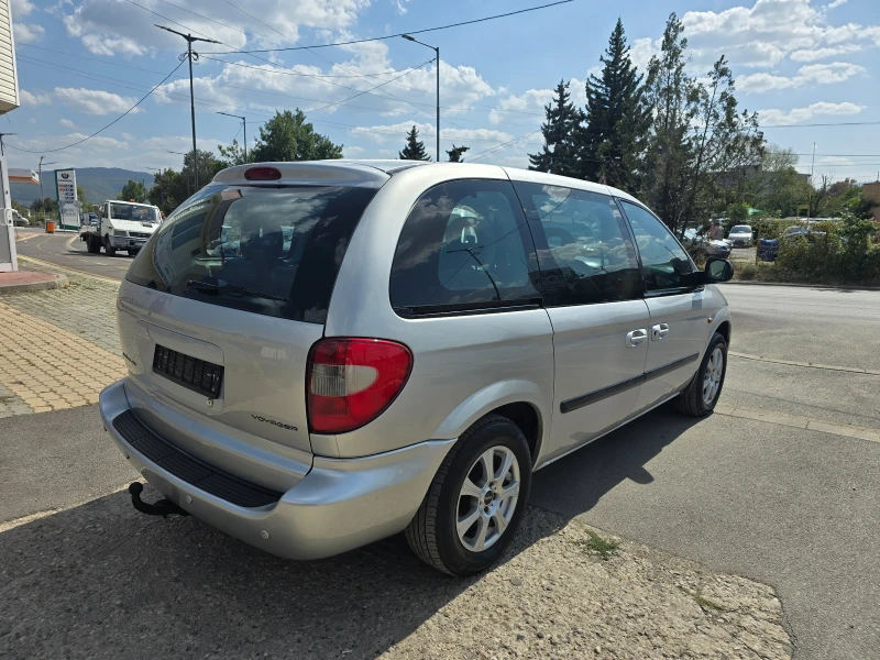 Chrysler Voyager 2.4 перфектен, снимка 3 - Автомобили и джипове - 47114732